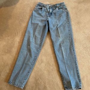 Bill Blass easy fit size 8 jeans.
